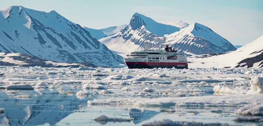 Picture by Espen Mills / Hurtigruten